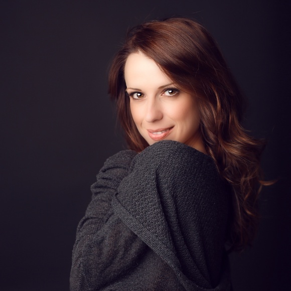 Meet your Posher, Anna - Picture 1 of 2